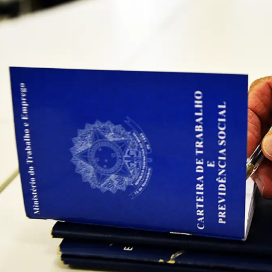 Taxa de desemprego em agosto fica em 5,6% e repete recorde de mínima