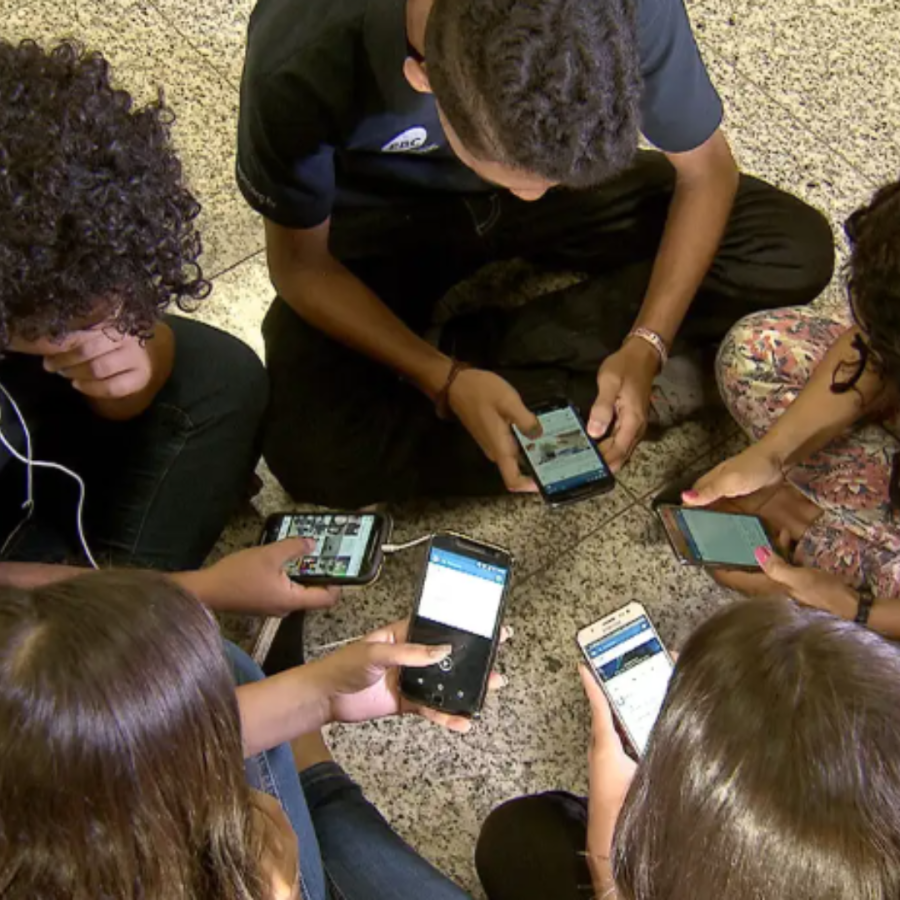 Veto a celular leva 80% dos alunos a prestar mais atenção nas aulas