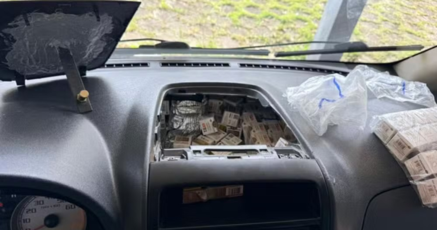 Polícia apreende 2,2 mil ampolas de remédios para emagrecimento escondidas em carro no Vale do Ribeira