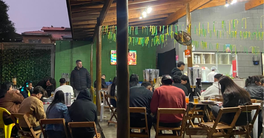 Eliminação do Brasil não impede noite movimentada em novo espaço de Apiaí